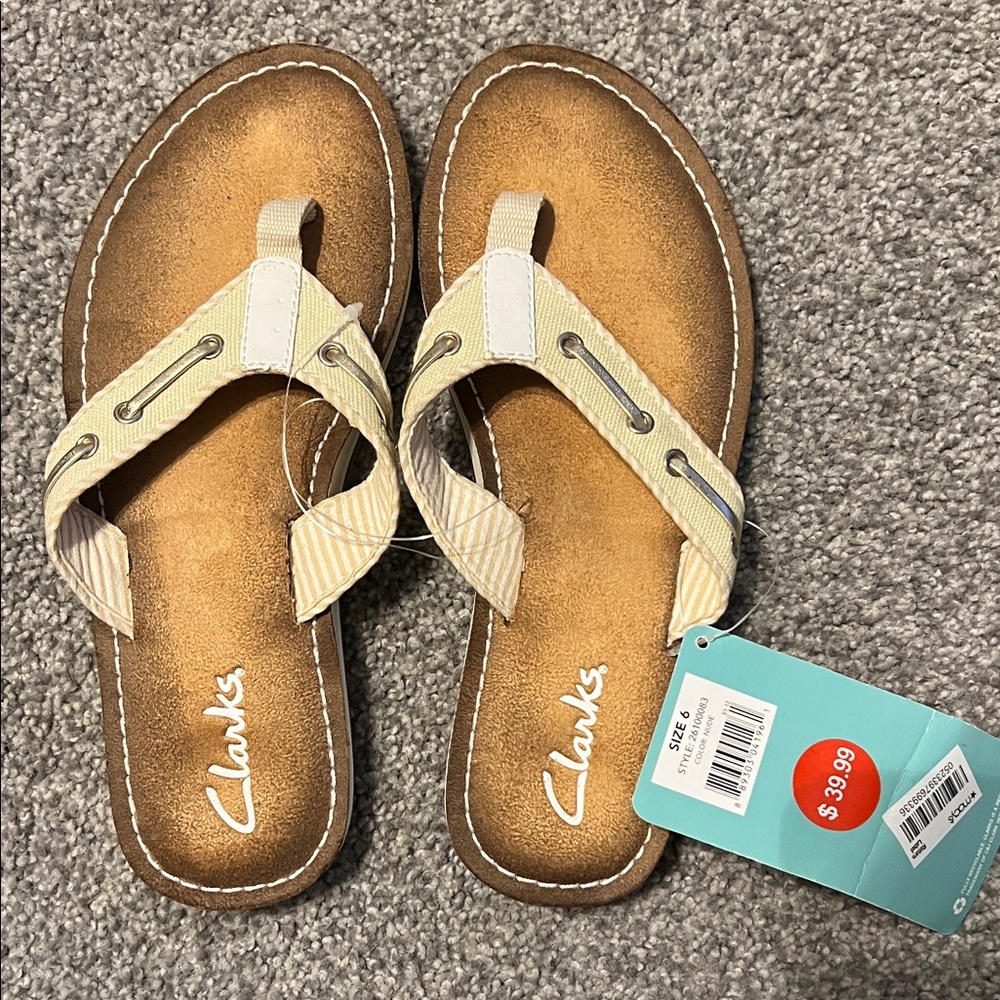 Clarks Tan and Cream Flip Flops